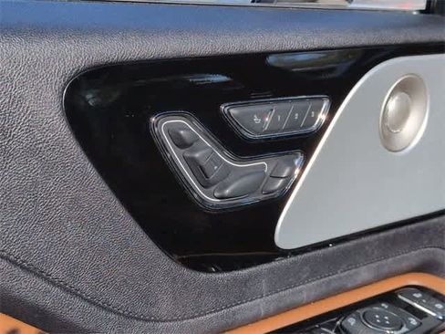 Used 2022 Lincoln Aviator Reserve w/ Equipment Group 201A image 17
