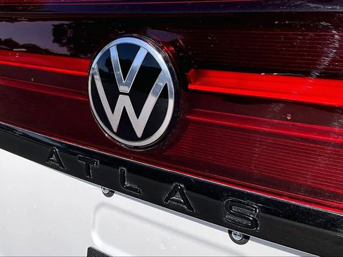 Used 2026 Volkswagen Atlas Cross Sport SE image 33