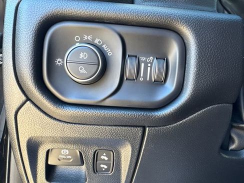 Used 2025 RAM 1500 Laramie image 24