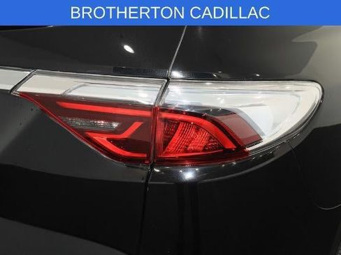 Used 2024 Buick Enclave Premium AWD/4WD image 13