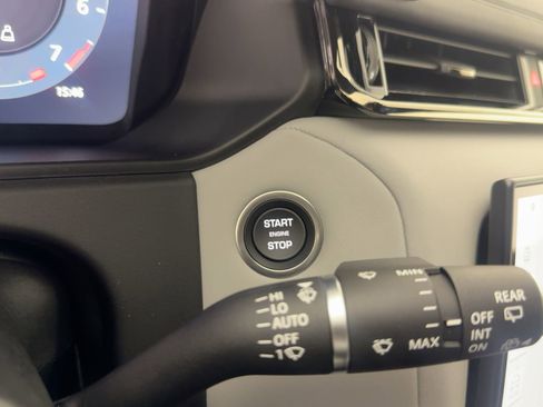 New 2026 Land Rover Range Rover Velar Dynamic SE image 21