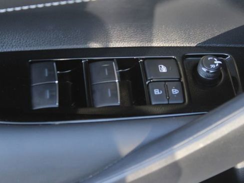 Used 2023 Toyota Corolla SE w/ SE Premium Package FWD image 9