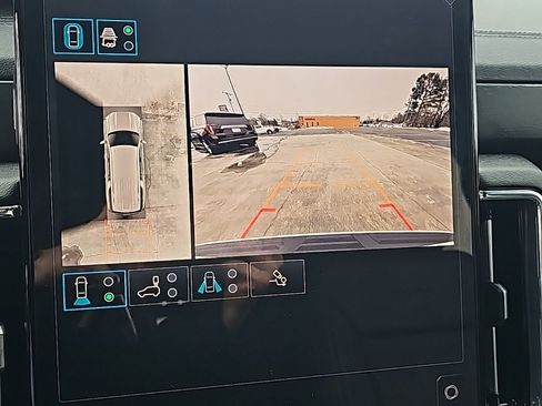 Used 2025 GMC Yukon XL Denali image 23