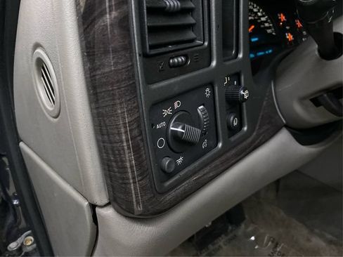 Used 2003 GMC Yukon Denali AWD/4WD image 24