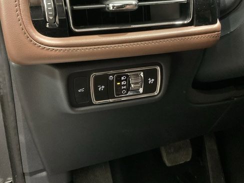 Used 2025 Lincoln Aviator Reserve w/ Luxury Package image 8