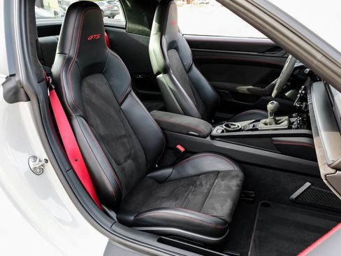 Used 2023 Porsche 911 Targa 4 GTS image 38