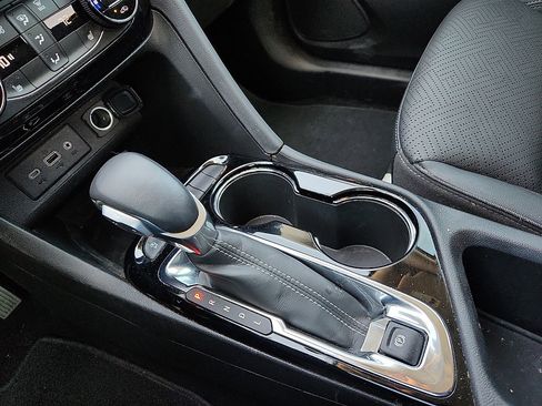 Used 2023 Buick Encore GX Essence w/ Experience Buick Package image 11