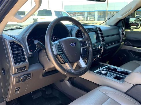 Used 2021 Ford Expedition XLT image 18