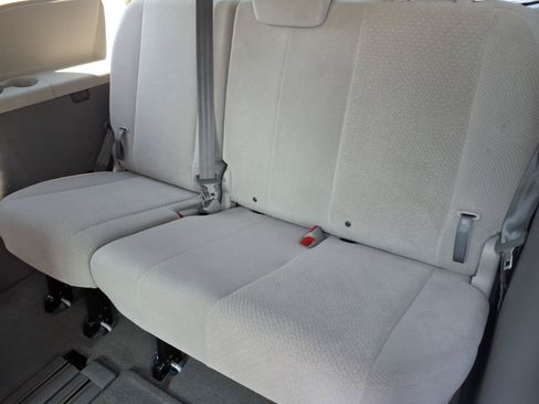Used 2014 Toyota Sienna LE FWD image 9