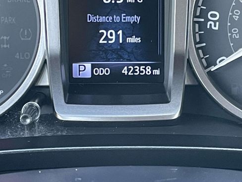 Used 2023 Toyota Tacoma SR5 image 30