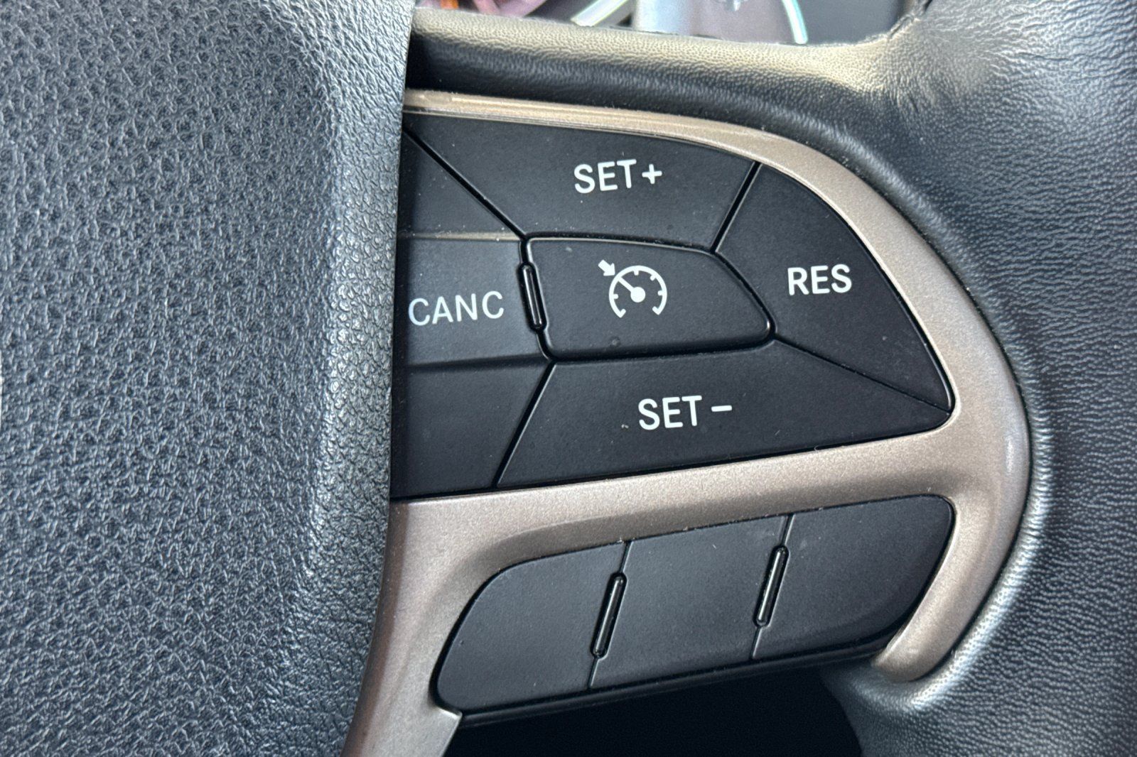 Used 2015 Jeep Grand Cherokee Laredo w/ Quick Order Package 23E AWD/4WD image 26