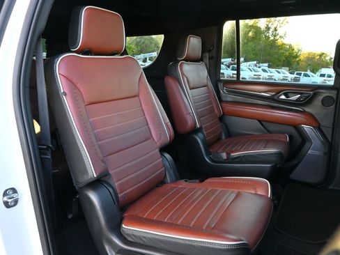 Used 2023 GMC Yukon XL Denali Ultimate image 14