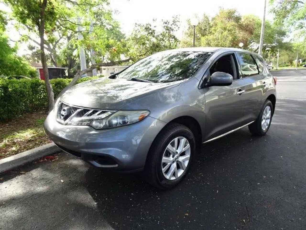 Used 2014 Nissan Murano S FWD image 2