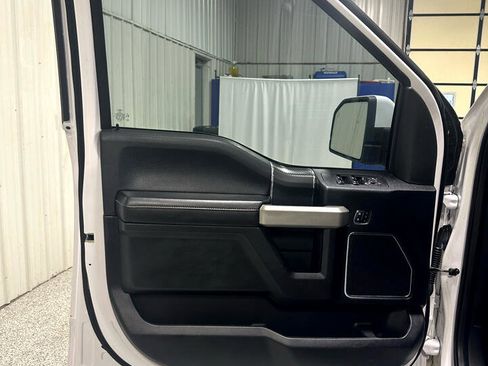 Used 2018 Ford F150 Lariat image 12