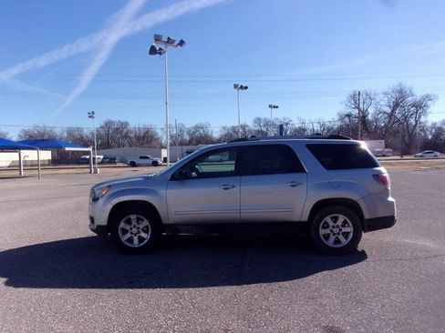 Used 2016 GMC Acadia SLE image 4