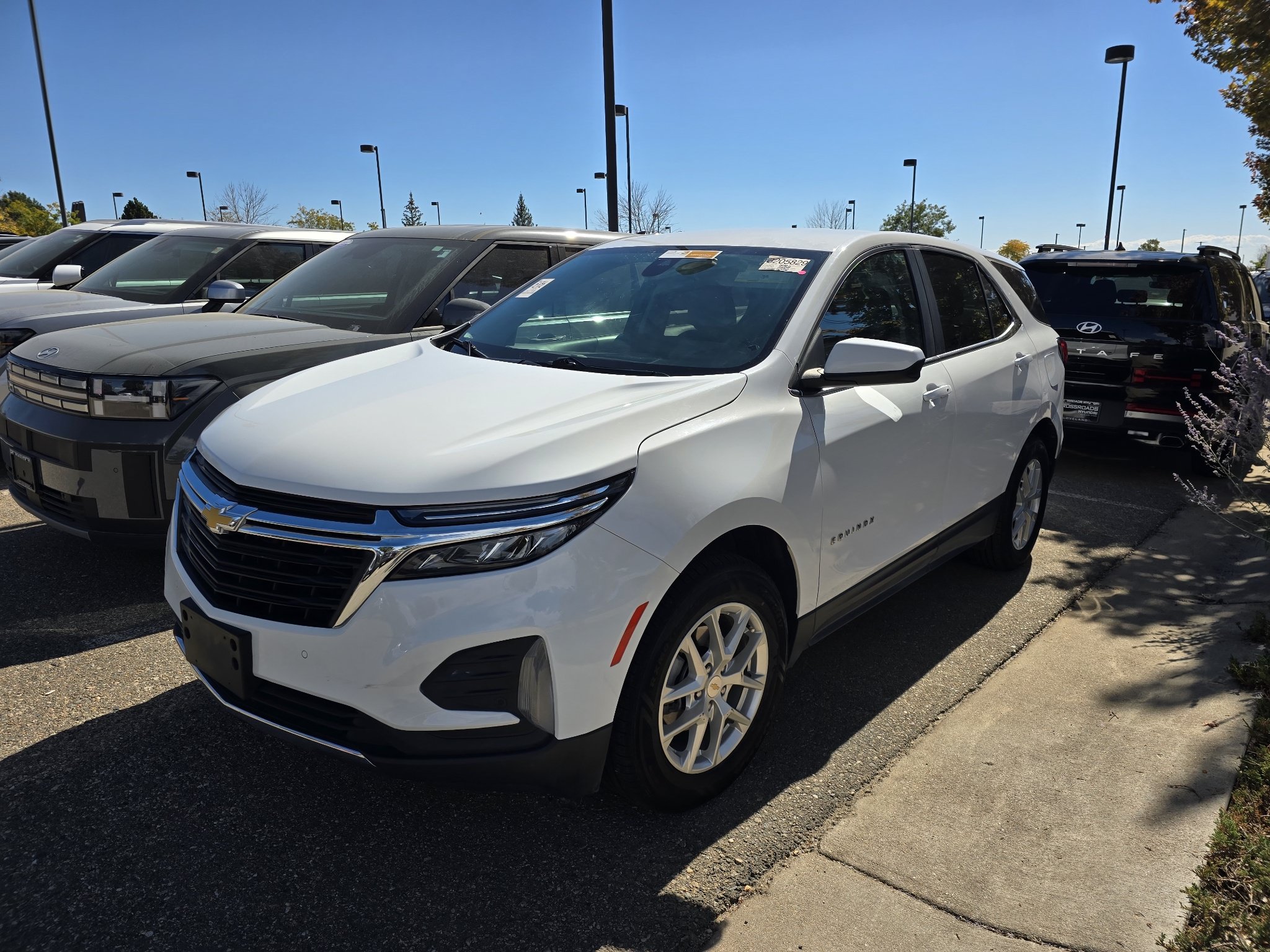 Used 2024 Chevrolet Equinox LT AWD/4WD image 1