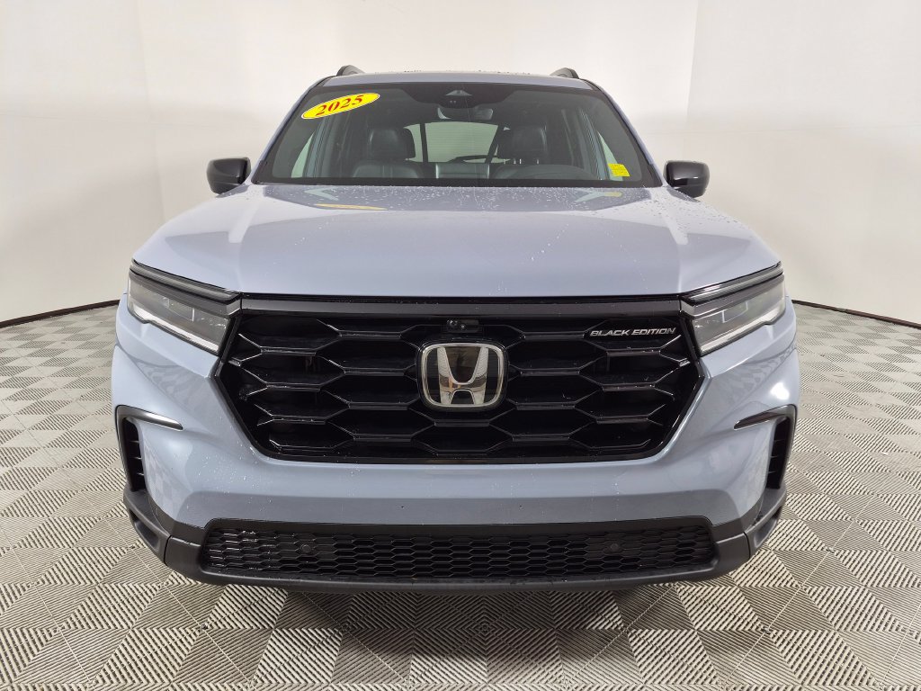 Used 2025 Honda Pilot Black Edition image 8