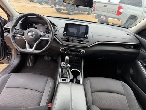 Used 2021 Nissan Altima 2.5 SV w/ SV Premium Package FWD image 20
