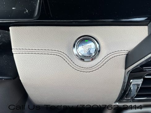 Used 2022 Lincoln Navigator Reserve image 19