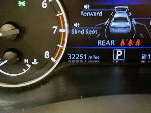 Used 2023 Nissan Altima 2.5 SV w/ SV Premium Package image 19