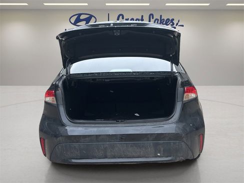 Used 2022 Toyota Corolla LE image 10