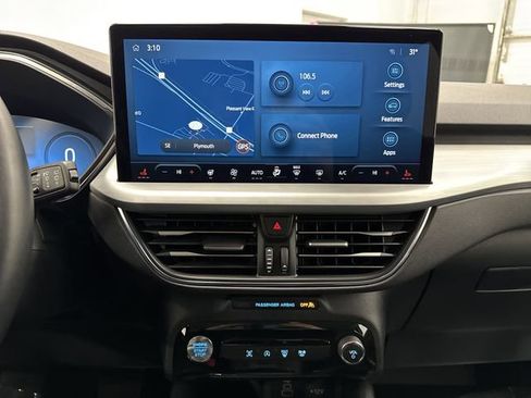 Used 2025 Ford Escape Platinum image 8