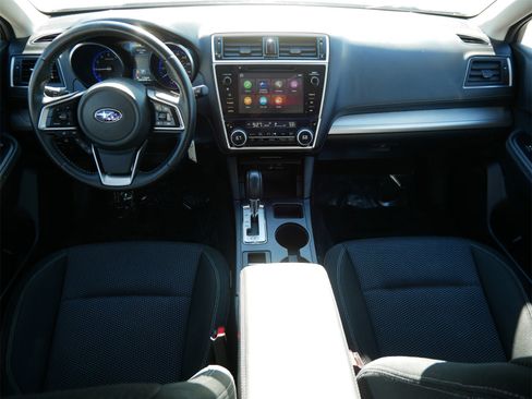 Used 2019 Subaru Outback 2.5i Premium image 11