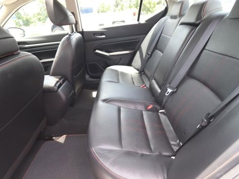 Used 2024 Nissan Altima 2.5 SR w/ SR Premium Package FWD image 12