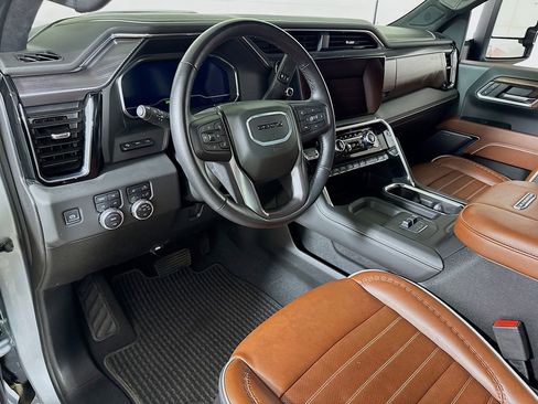 Used 2025 GMC Sierra 2500 Denali Ultimate AWD/4WD image 7