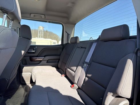 Used 2017 GMC Sierra 1500 SLE w/ SLE Value Package image 29