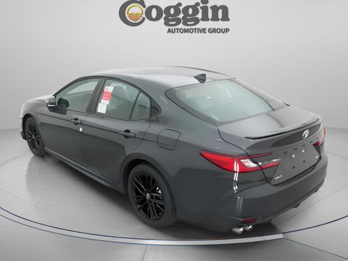 New 2026 Toyota Camry SE image 14