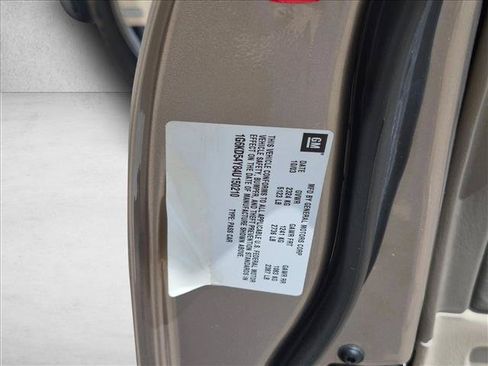 Used 2004 Cadillac De Ville w/ Equipment Group FWD image 23