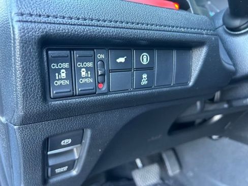 Used 2023 Honda Odyssey Sport image 13