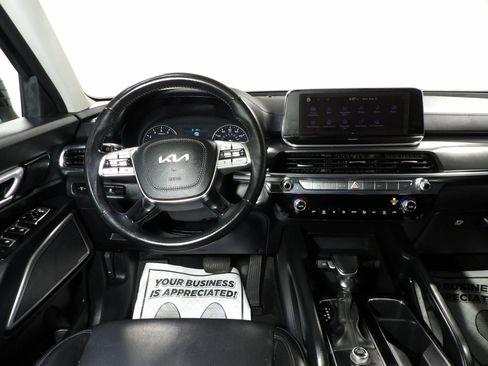 Used 2022 Kia Telluride LX FWD image 17