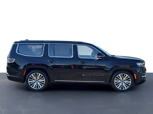 Used 2022 Jeep Grand Wagoneer Series III w/ Rear Seat Video Group 1 AWD/4WD image 6