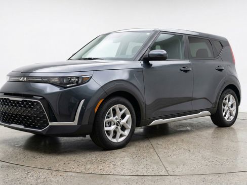 Used 2025 Kia Soul LX w/ LX Technology Package FWD image 3