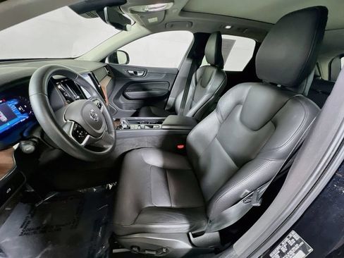 Used 2023 Volvo XC60 B5 Plus AWD/4WD image 18