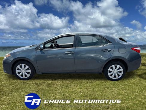 Used 2016 Toyota Corolla LE FWD image 3