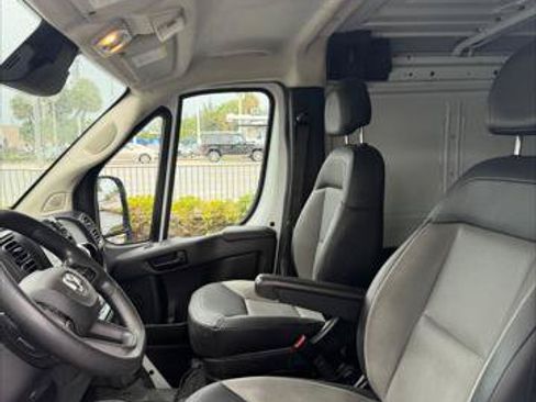 Used 2025 RAM ProMaster 2500 w/ Convenience Group FWD image 13