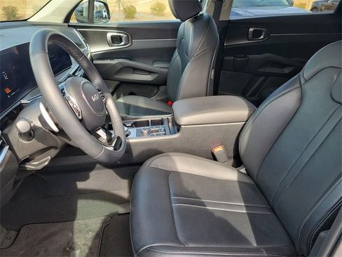 Used 2025 Kia Sorento EX image 18