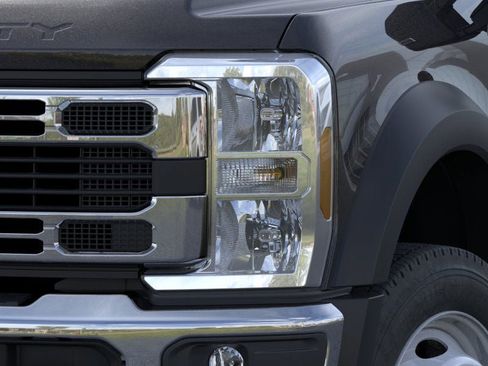 New 2026 Ford F450 XL w/ XL Chrome Package image 18