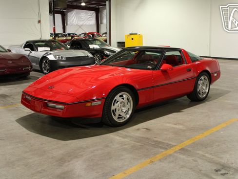 Used 1990 Chevrolet Corvette Coupe image 13