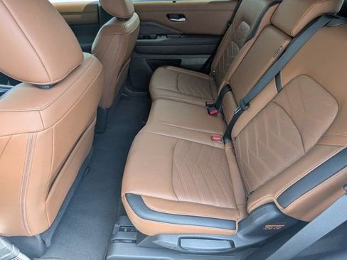 Used 2025 Nissan Pathfinder Platinum w/ Cargo Package AWD/4WD image 18