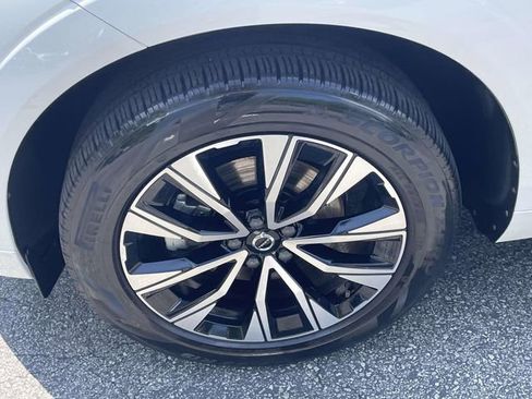Used 2023 Volvo XC60 B5 Plus w/ Protection Package Premier AWD/4WD image 12
