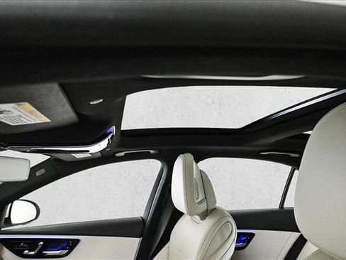 New 2025 Mercedes-Benz C 300 4MATIC Sedan image 17