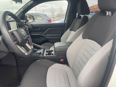 Used 2025 Toyota 4Runner TRD Off-Road image 27