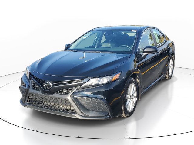 Used 2024 Toyota Camry SE FWD image 2