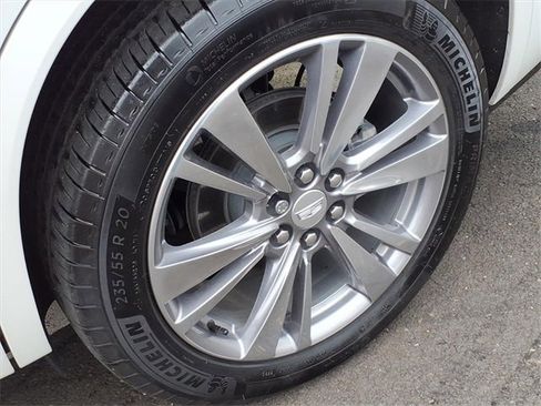 Certified 2025 Cadillac XT6 Premium Luxury w/ Technology Package image 9