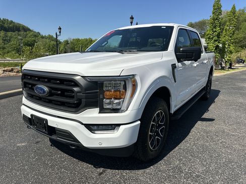 Used 2022 Ford F150 XLT w/ Equipment Group 302A High AWD/4WD image 3