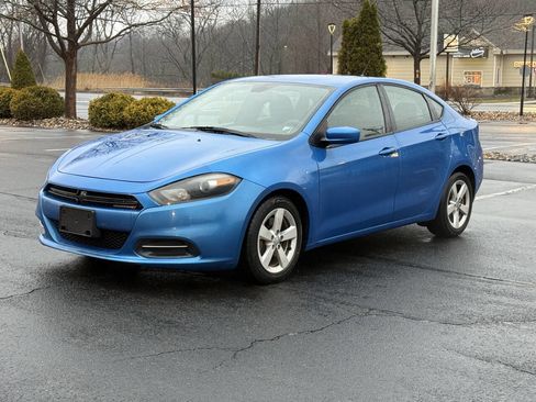 Used 2016 Dodge Dart SXT image 2